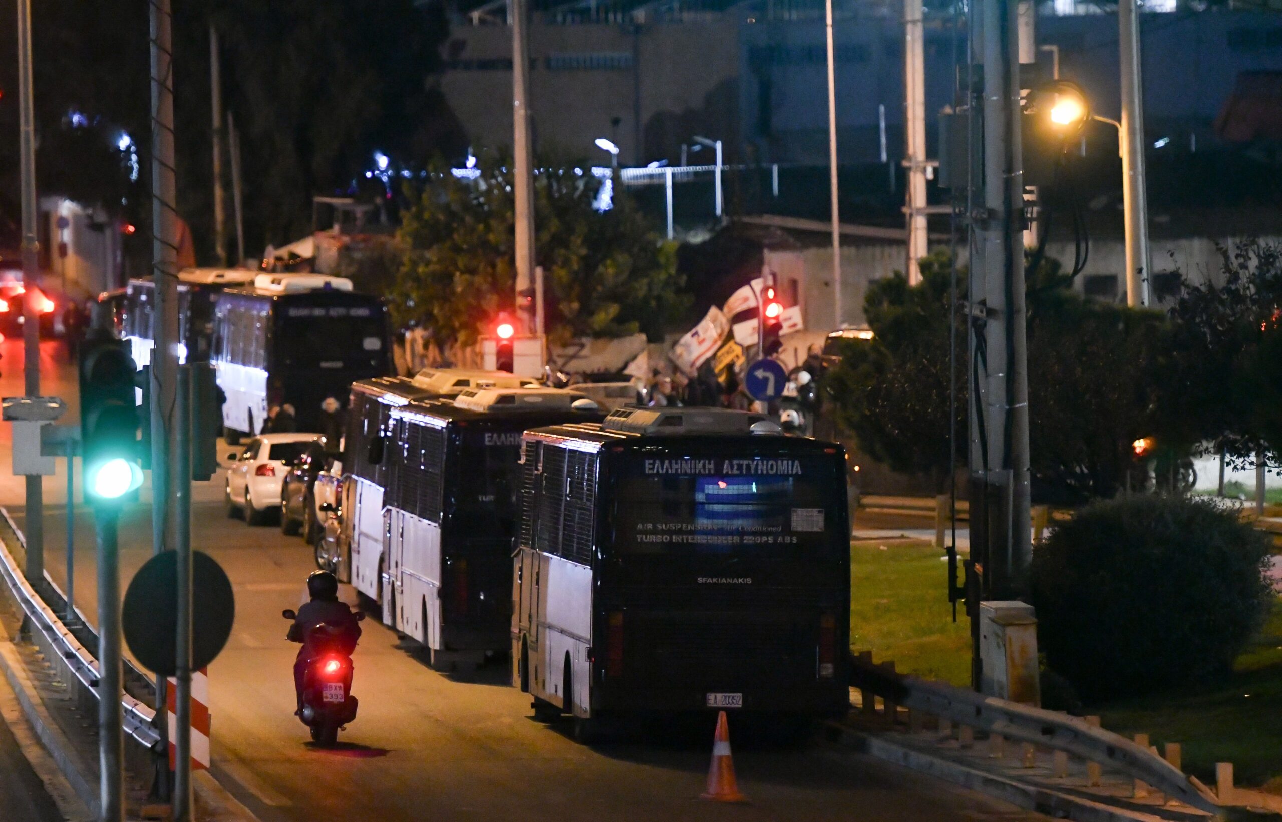 βόλει επεισόδια αστυνομία
