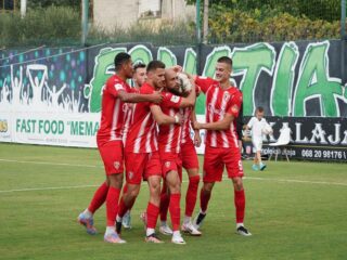 Σκεντερμπέου - Λάτσι