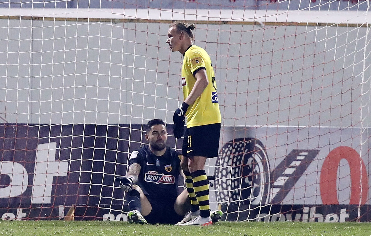 Απίστευτο! Άσχημο «πέσιμο» στον Αθανασιάδη μετά τον Πανσερραϊκό! (vid)