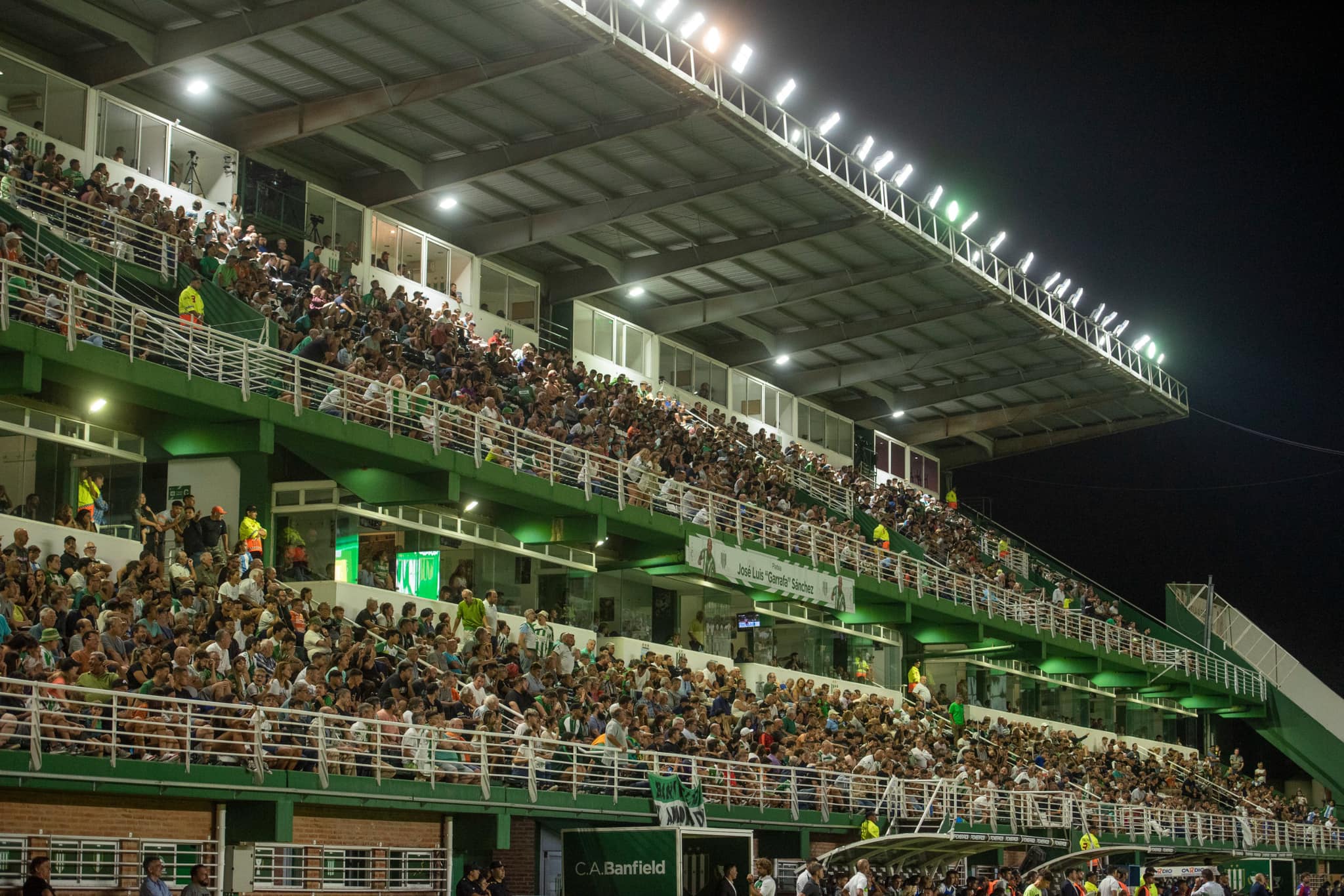 mpanfilnt-oyrakan-270124