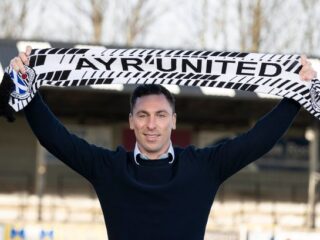 Κουίνς Παρκ - Έιρ Γιουν.