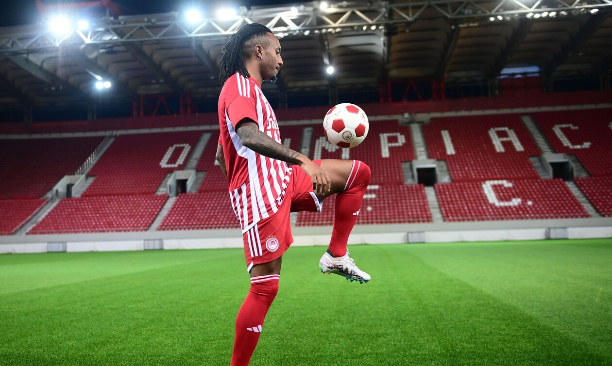 Ο Ζέλσον Μαρτίνς αποτέλεσε τη 2η κίνηση του Ολυμπιακού στη μεταγραφική περίοδο.