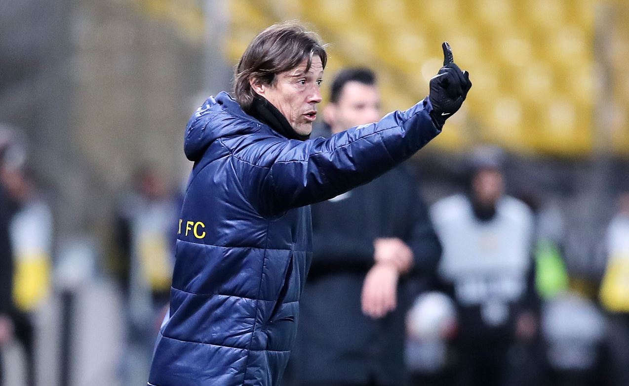 Ανησυχία στην ΑΕΚ: Κορυφαίο πρωτάθλημα «κλέβει» τον Αλμέιδα