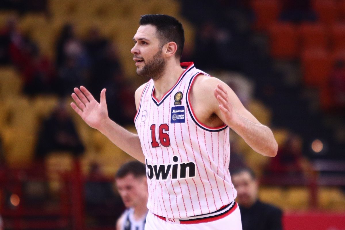 Κώστας Παπανικολάου