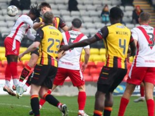 Έρντρι Γιουν. - Πάρτικ Θιστλ