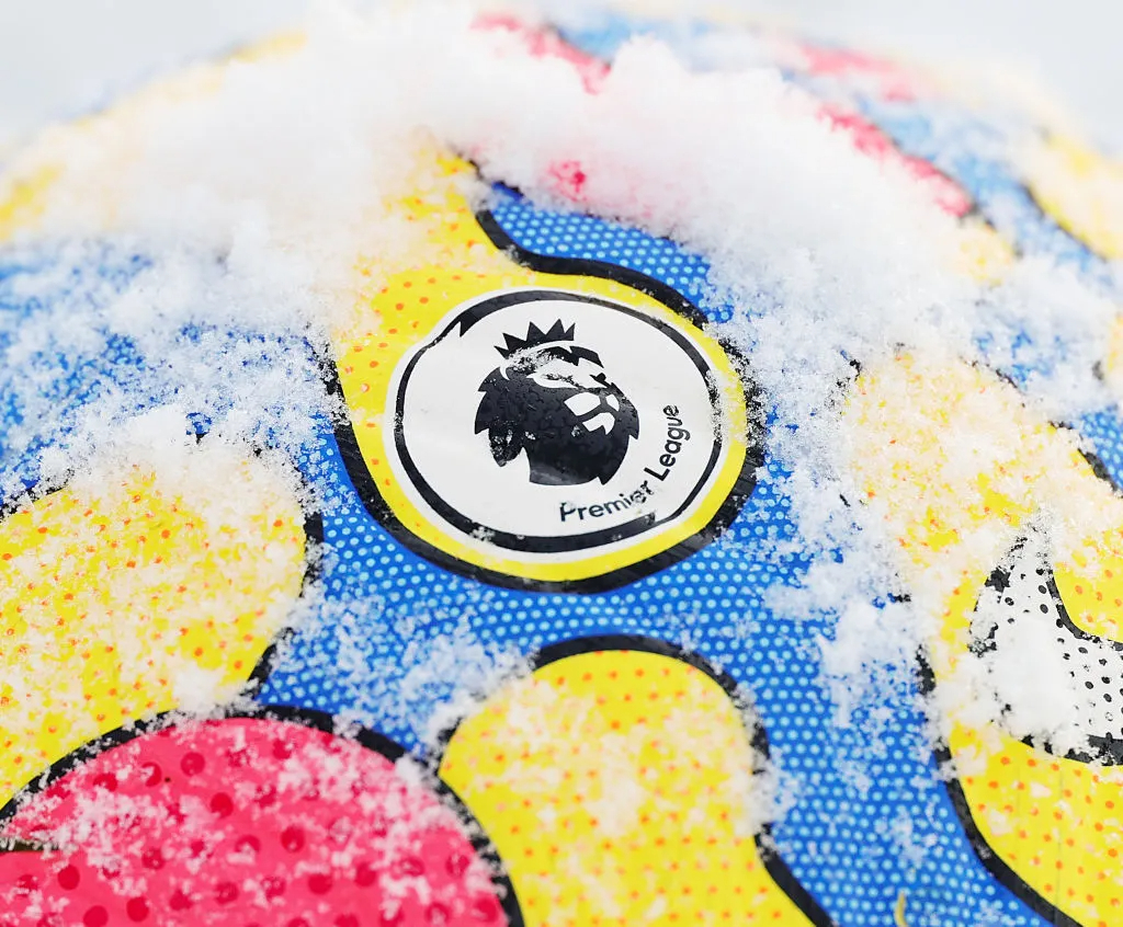 Άτυπη χειμερινή διακοπή στην Πρέμιερ Λιγκ με την 21η αγωνιστική να διεξάγεται σε δύο δόσεις.