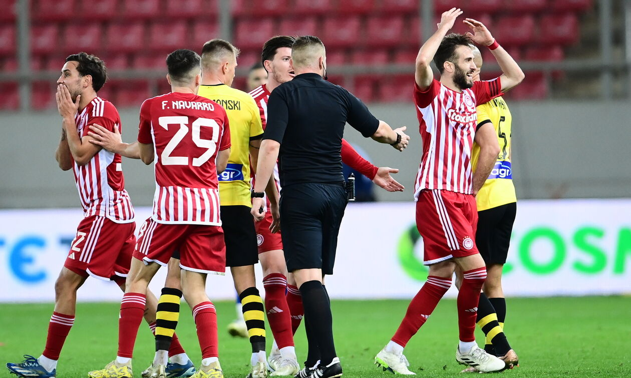 Ο Ολυμπιακός είχε πολλά παράπονα από τη διαιτησία στην εντός έδρας ήττα 1-2 από την ΑΕΚ (7/1/24)