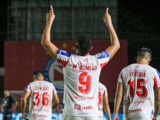 Αρχεντίνος Τζούνιορς - Πλατένσε