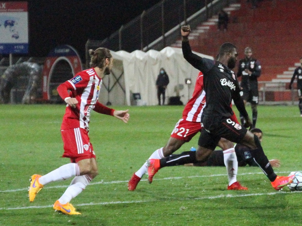 azaksio-gkingkamp-100224