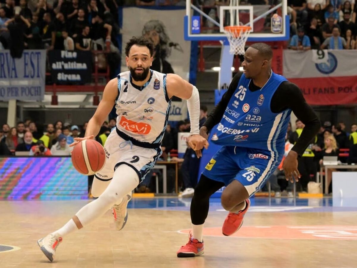 tzermani-mpresia-leonesa-koyore-napoli-150224