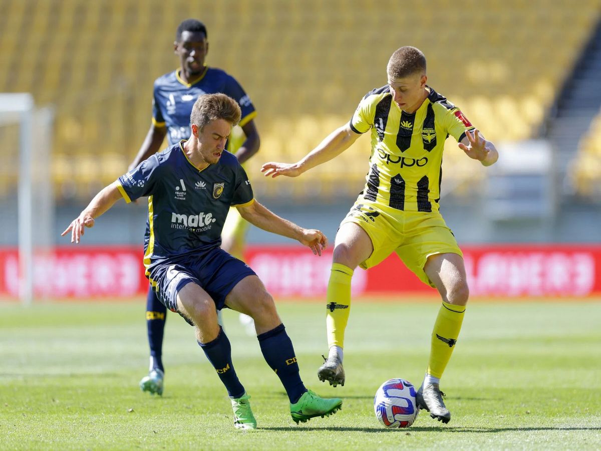 oyelingkton-foiniks-sentral-kost-mariners-060224