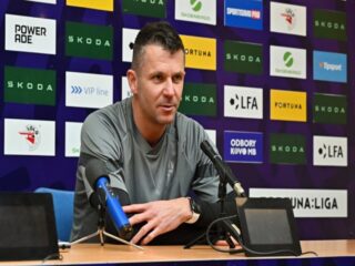 Βικτόρια Πλζεν - Μλάντα Μπόλεσλαβ