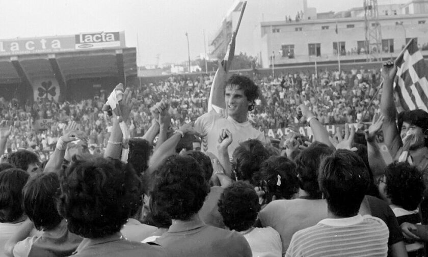 Ο Τάκης Νικολούδης έχει σημειώσει ένα από τα πιο θρυλικά γκολ στην ιστορία του ελληνικού ποδοσφαίρου.