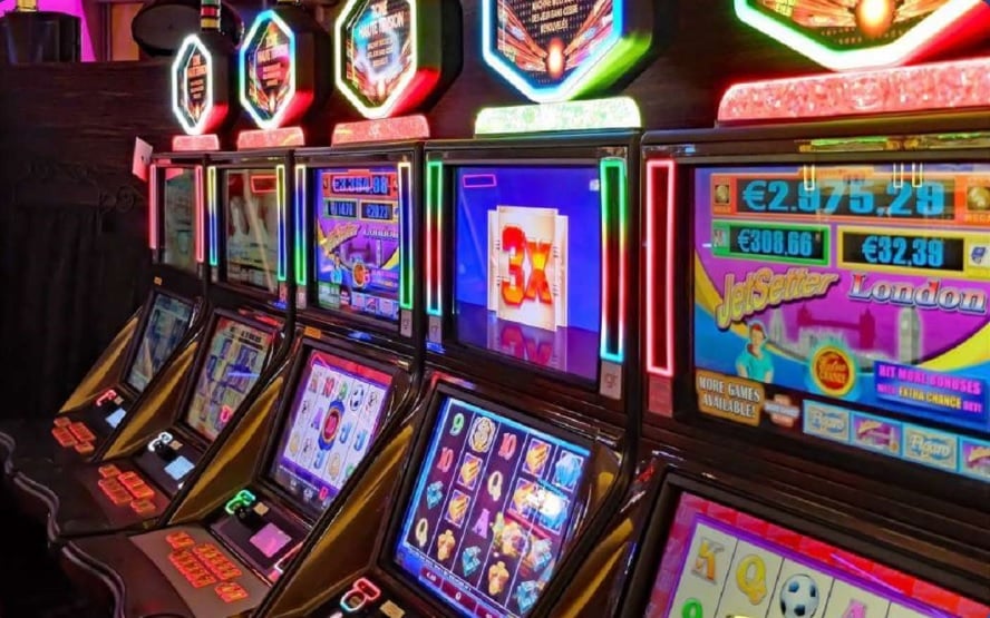 Το καζίνο και μια τεράστια νίκη, ήταν η λύση για τα έξοδα του γάμου!