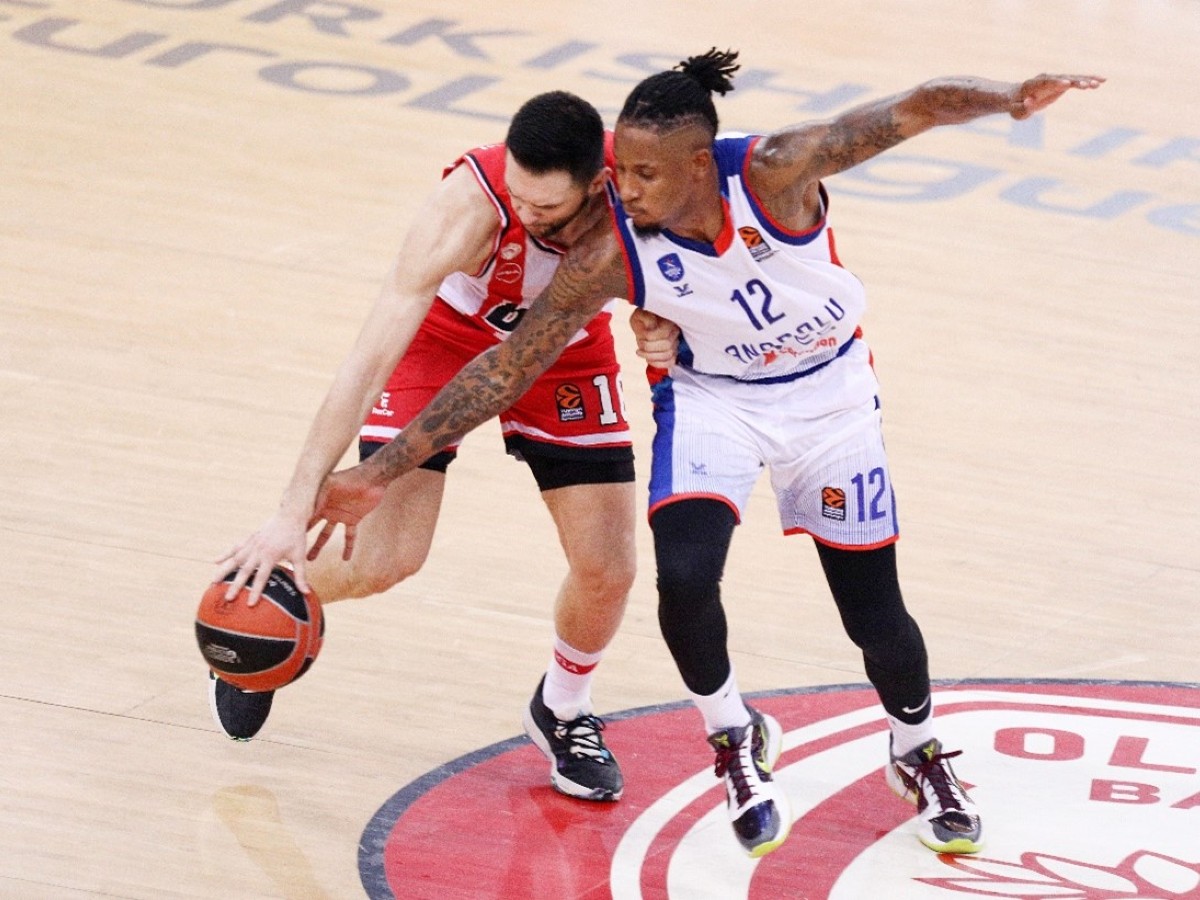 Novibet: Εφές – Ολυμπιακός με ειδικά στοιχήματα και ενισχυμένες αποδόσεις (19/03)