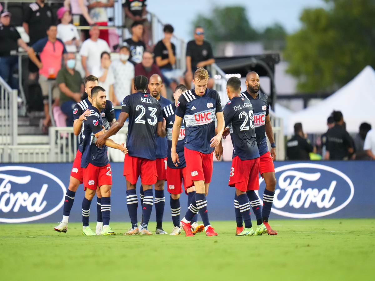 nioy-ingklant-kolompoys-kroy-300624