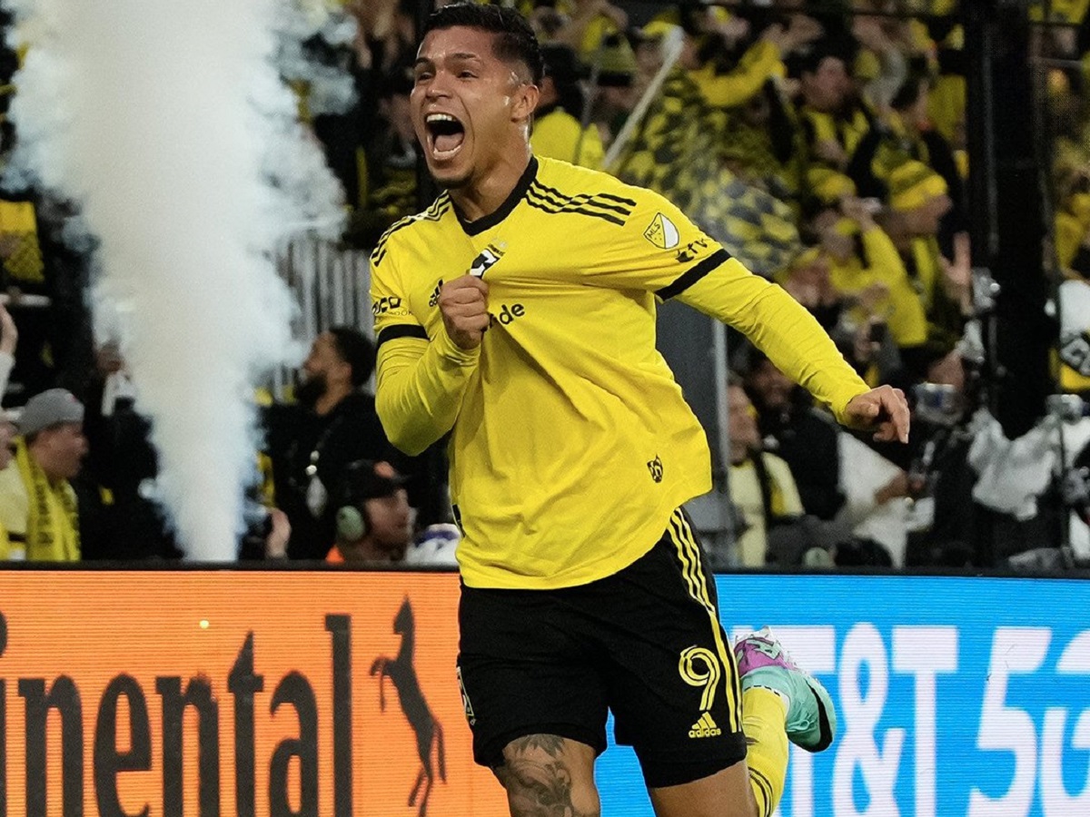 kolompoys-kroy-charlotte-fc-180724