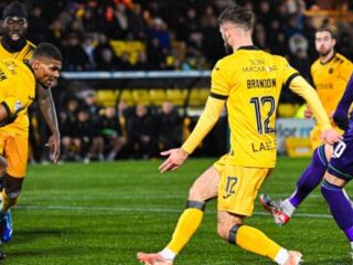 Χιμπέρνιαν - Λίβινγκστον