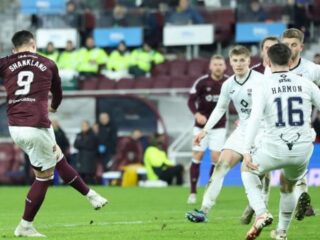 Ρος Κάουντι - Χαρτς