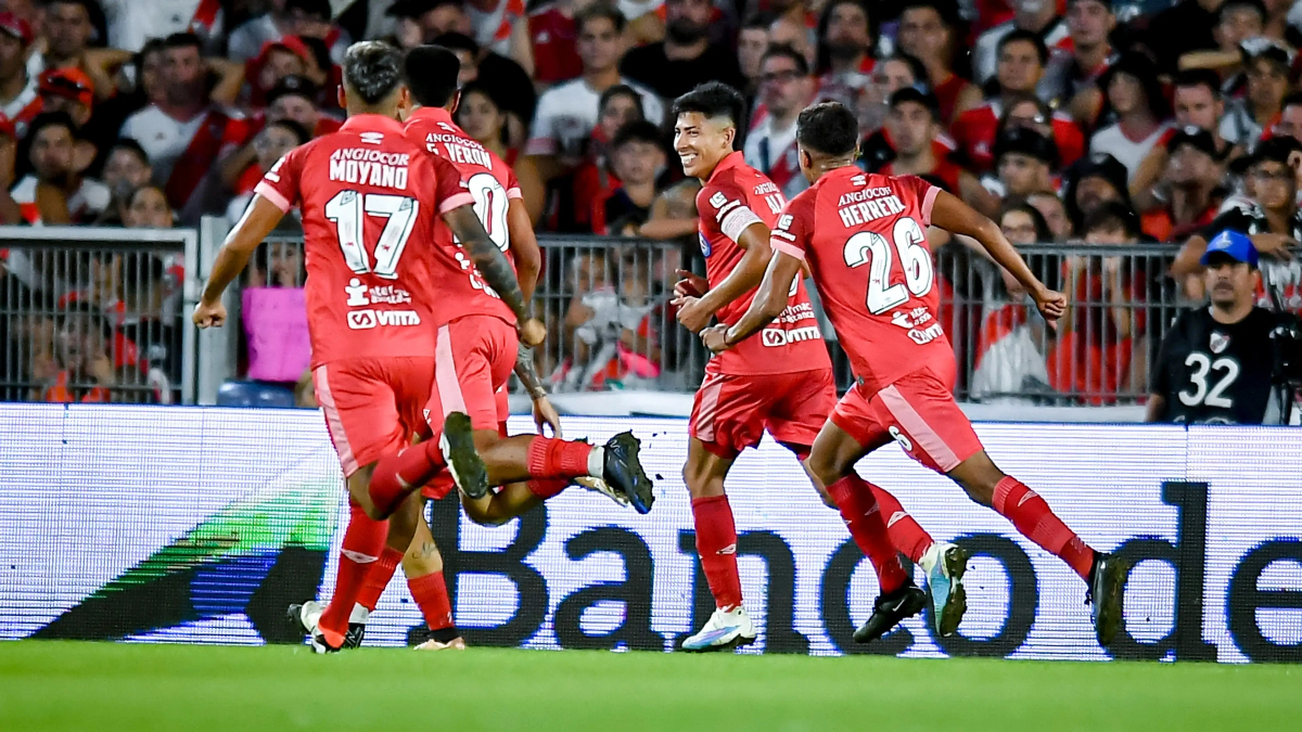 arxentinos-tzoyniors-mparakas-sentral-160424