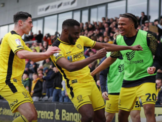 Φλίτγουντ Τάουν - Μπέρτον Άλμπιον