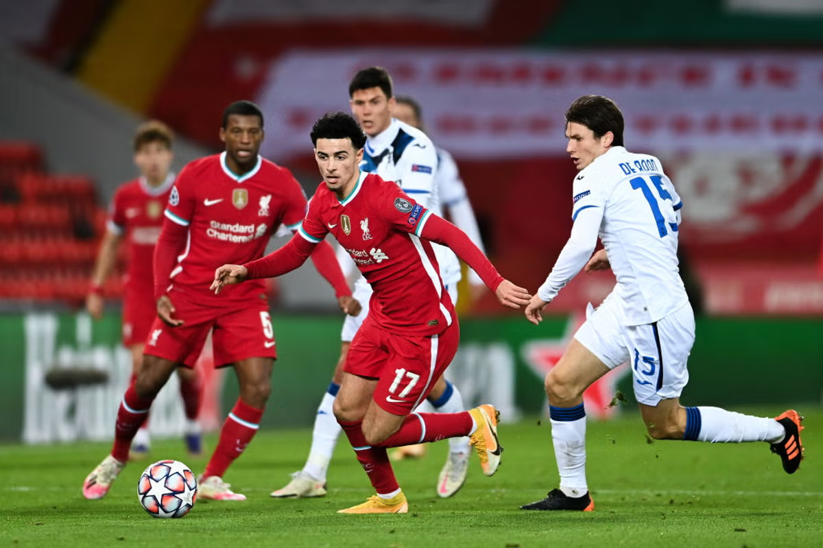 Λίβερπουλ - Αταλάντα αφήνουν πίσω τους τα εγχώρια