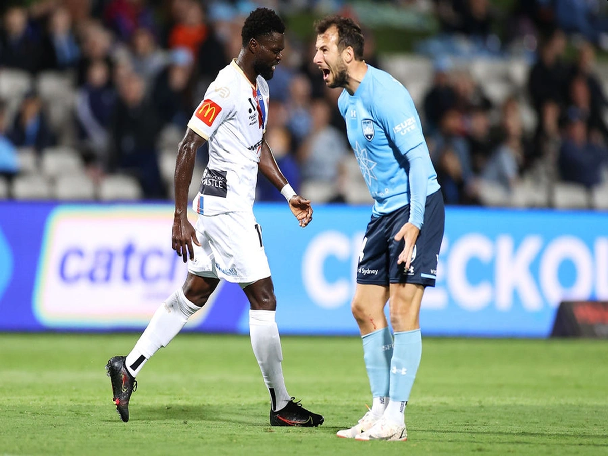 nioykastl-tzets-sidnei-fc-070424