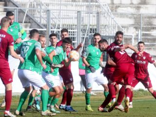 Μακεδονικός Νεάπολης - Λάρισα