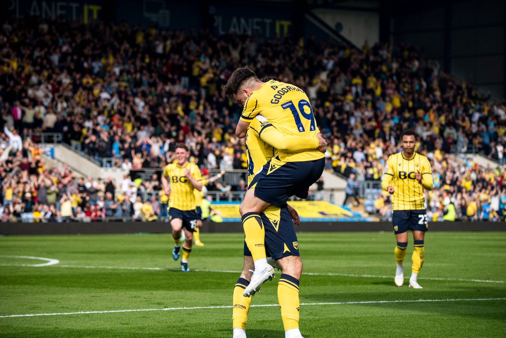 oksfornt-stiveneitz-190424