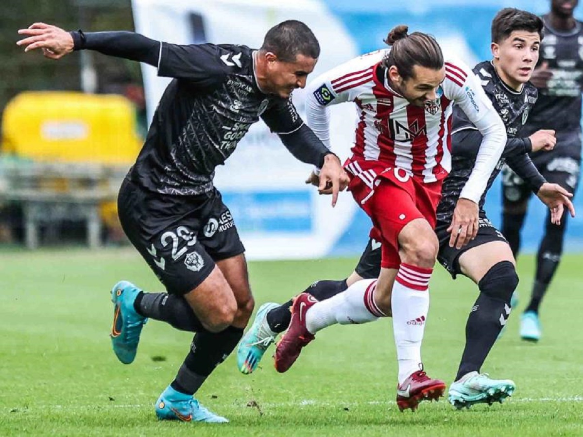 azaksio-sent-etien-130424