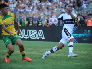 Ντεφένσα Χουστίσια - Χιμνάσια Λα Πλάτα