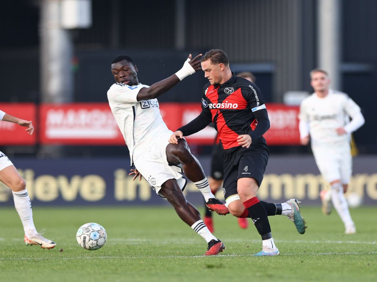 agiaks-almire-siti-120524