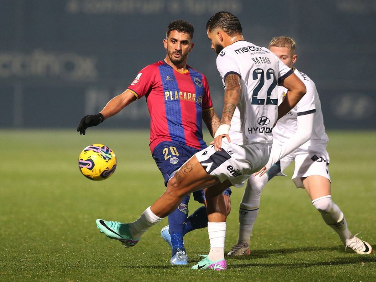 tsaves-famalisao-100524