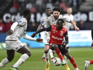 Παρί FC - Γκινγκάμπ