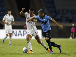 Ντεπόρτες Ικίκε - Κόλο Κόλο