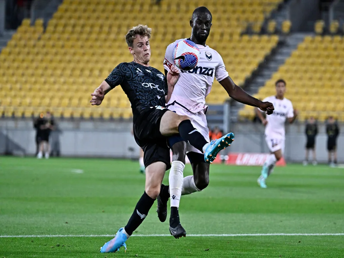 oyelingkton-foiniks-melmpoyrn-viktori-180524