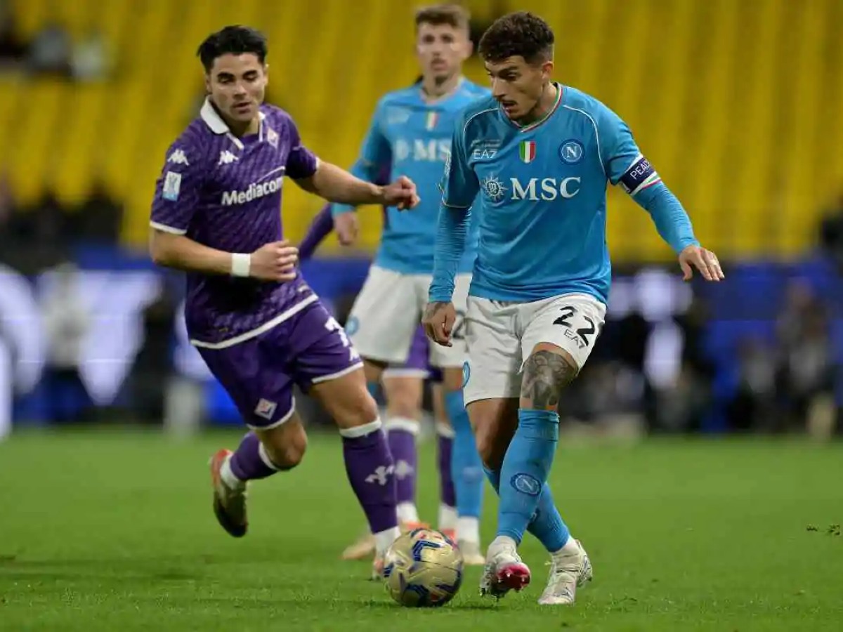 Παίζει το τελευταίο της χαρτί