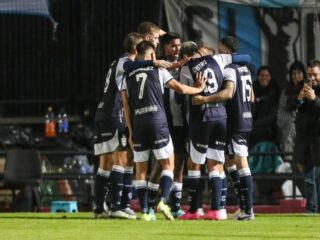 Χιμνάσια Λα Πλάτα - Μπάνφιλντ