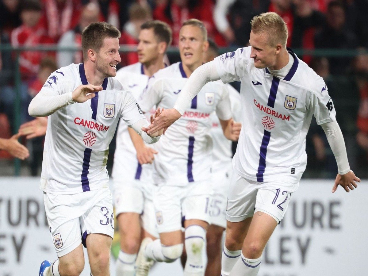 Άντερλεχτ 3η θέση στο Βέλγιο
