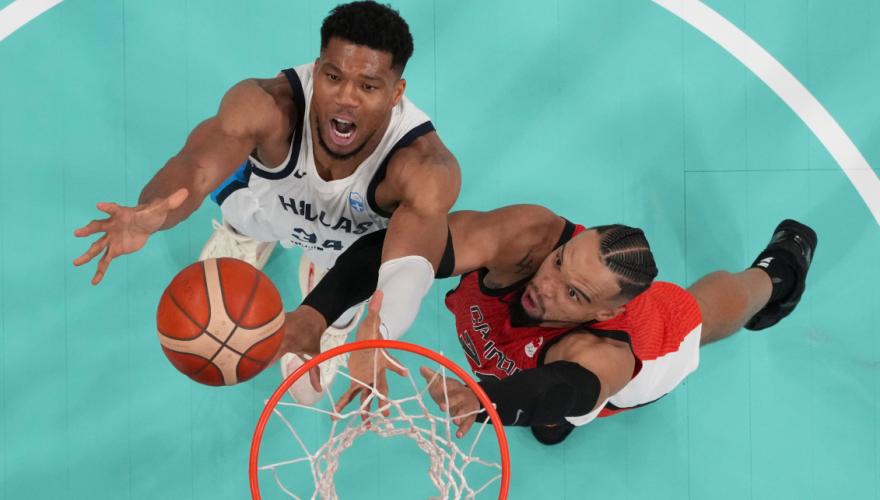 Αντετοκούνμπο και από το τρίποντο!