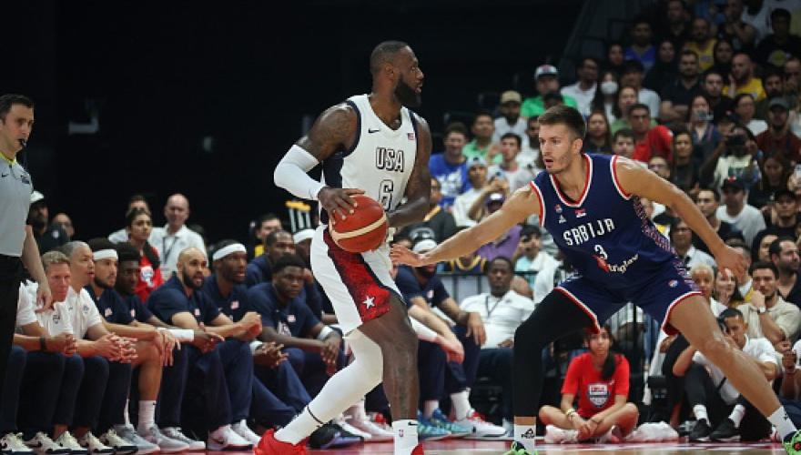 Ο Λεμπρόν παίρνει και ριμπάουντ!