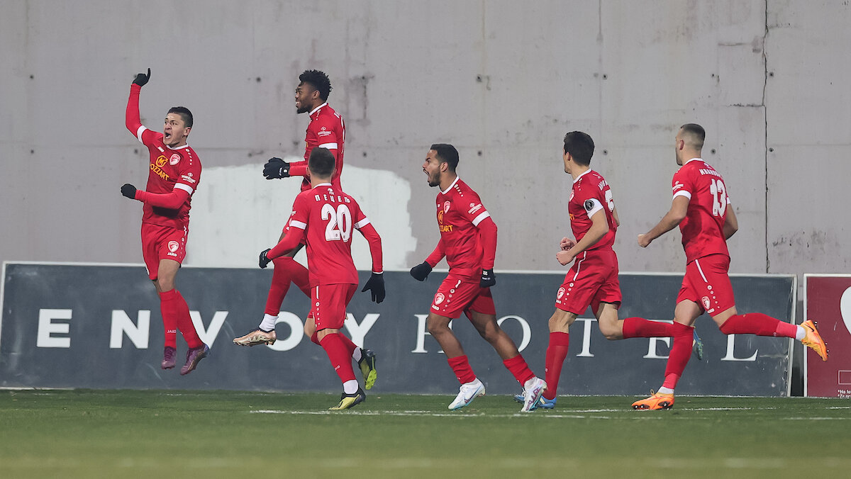 rantnitski-1923-erythros-asteras-230425