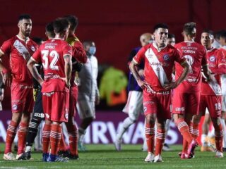 Χιμνάσια Λα Πλάτα - Αρχεντίνος Τζούνιορς