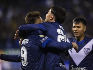 Βελέζ Σάρσφιλντ - Ιντεπεντιέντε Ριβαντάβια