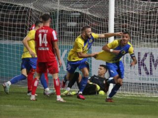 Ελμπασάν - Τέουτα