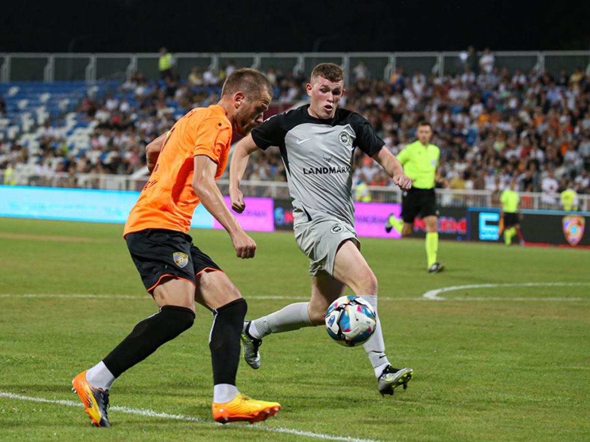 larne-ballkani-150824