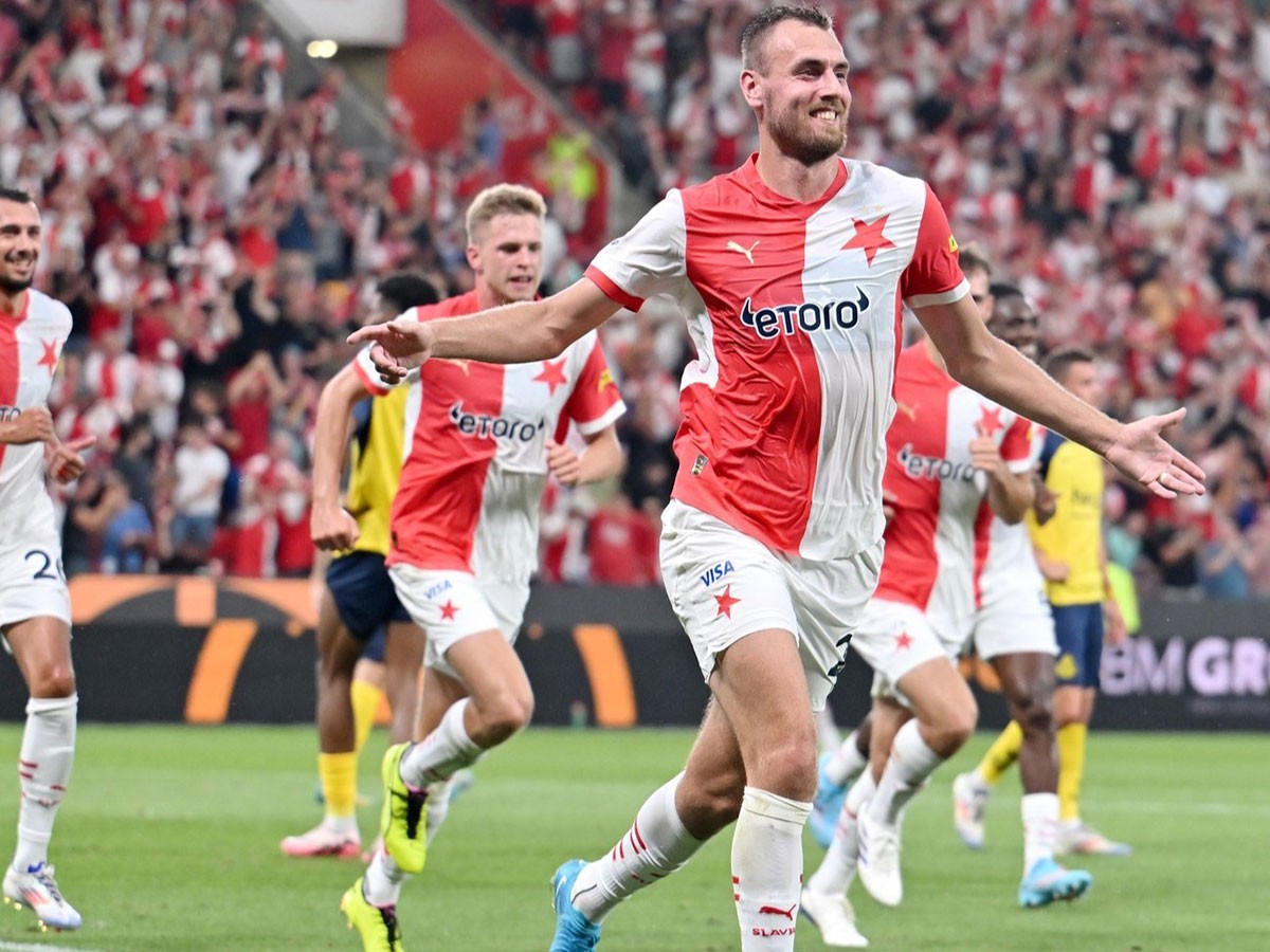 oynion-sent-ziloya-slavia-pragas-130824