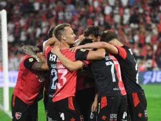 Ντεπορτίβο Ριέστρα - Νιούελς Ολντ Μπόις