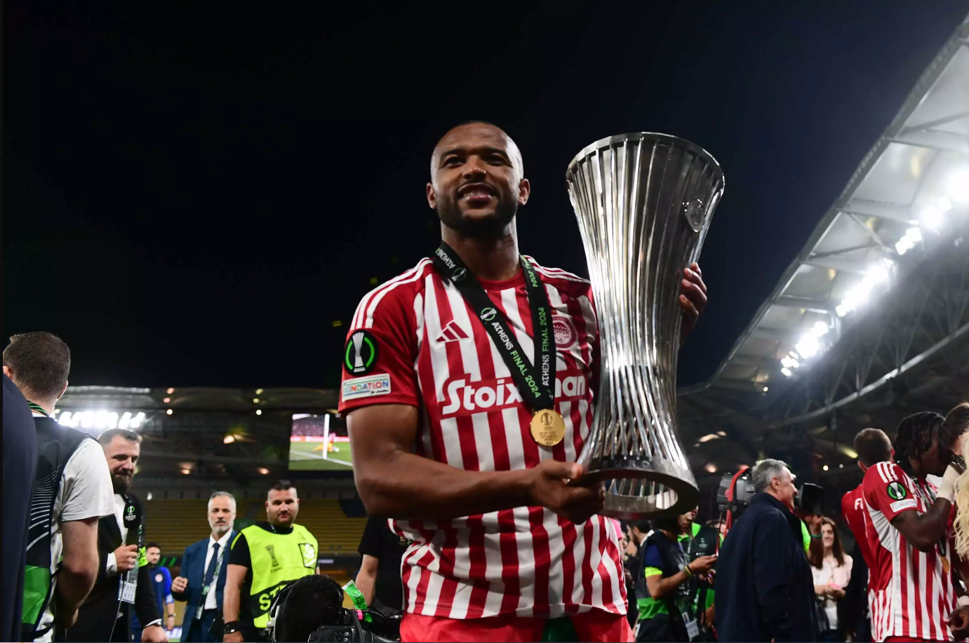 Με την αύρα του τροπαιούχου