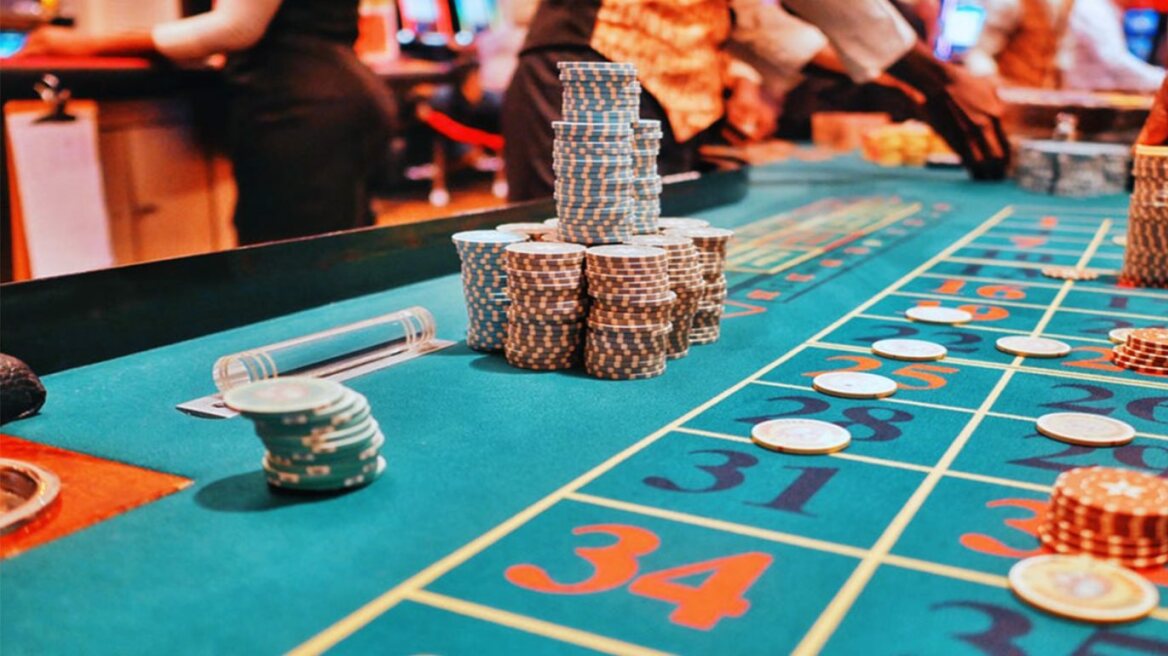 ΕΕΕΠ: Πόσα χρήματα δαπανούν ΠΡΑΓΜΑΤΙΚΑ οι παίκτες σε στοίχημα και τυχερά παιχνίδια;